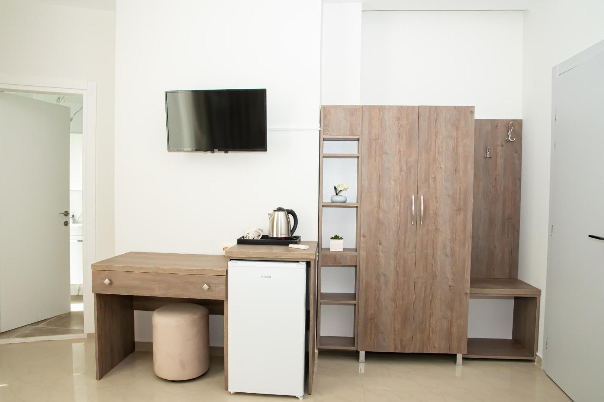 Alv Rent Rooms Vlorë Buitenkant foto