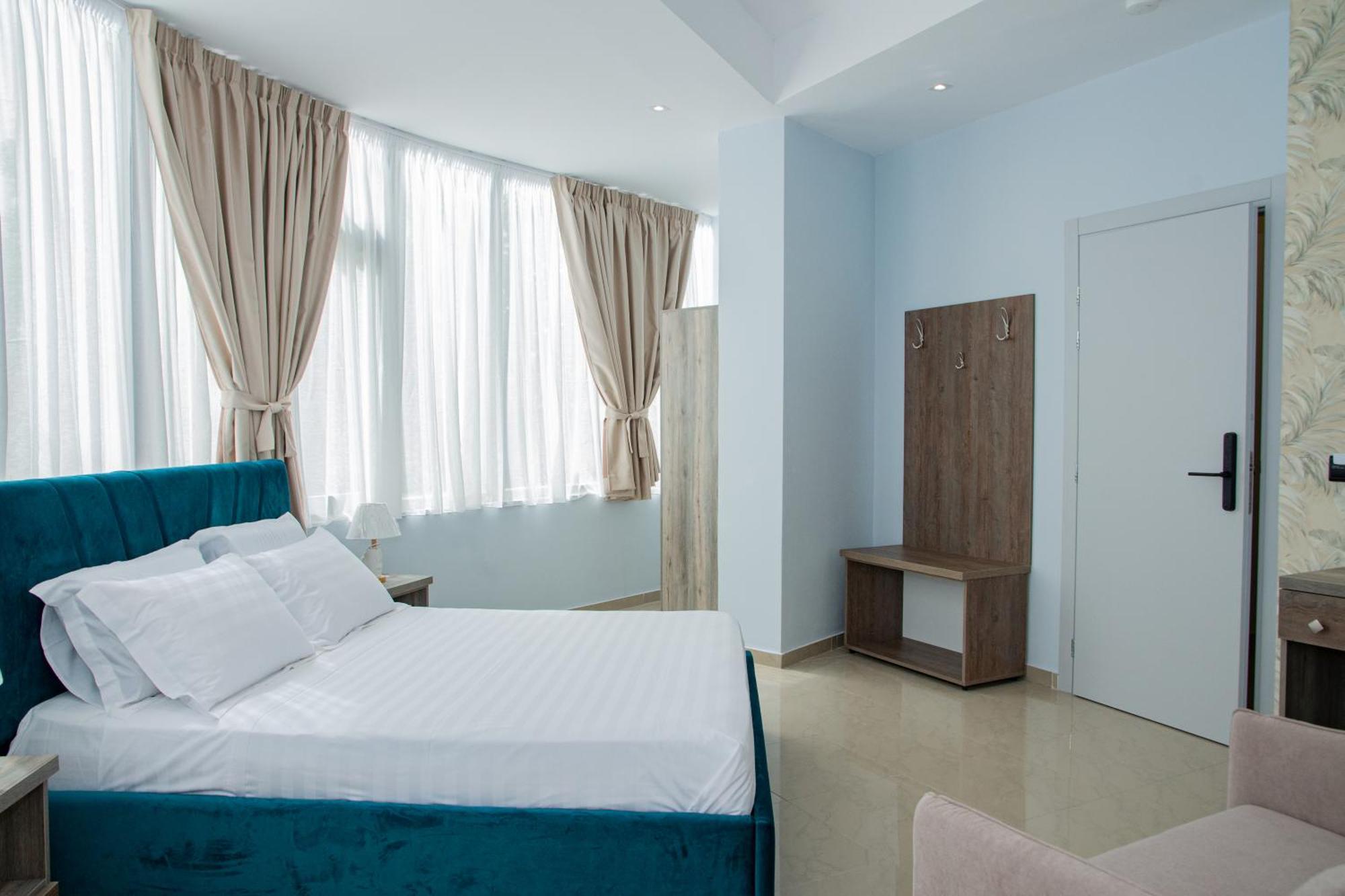 Alv Rent Rooms Vlorë Buitenkant foto