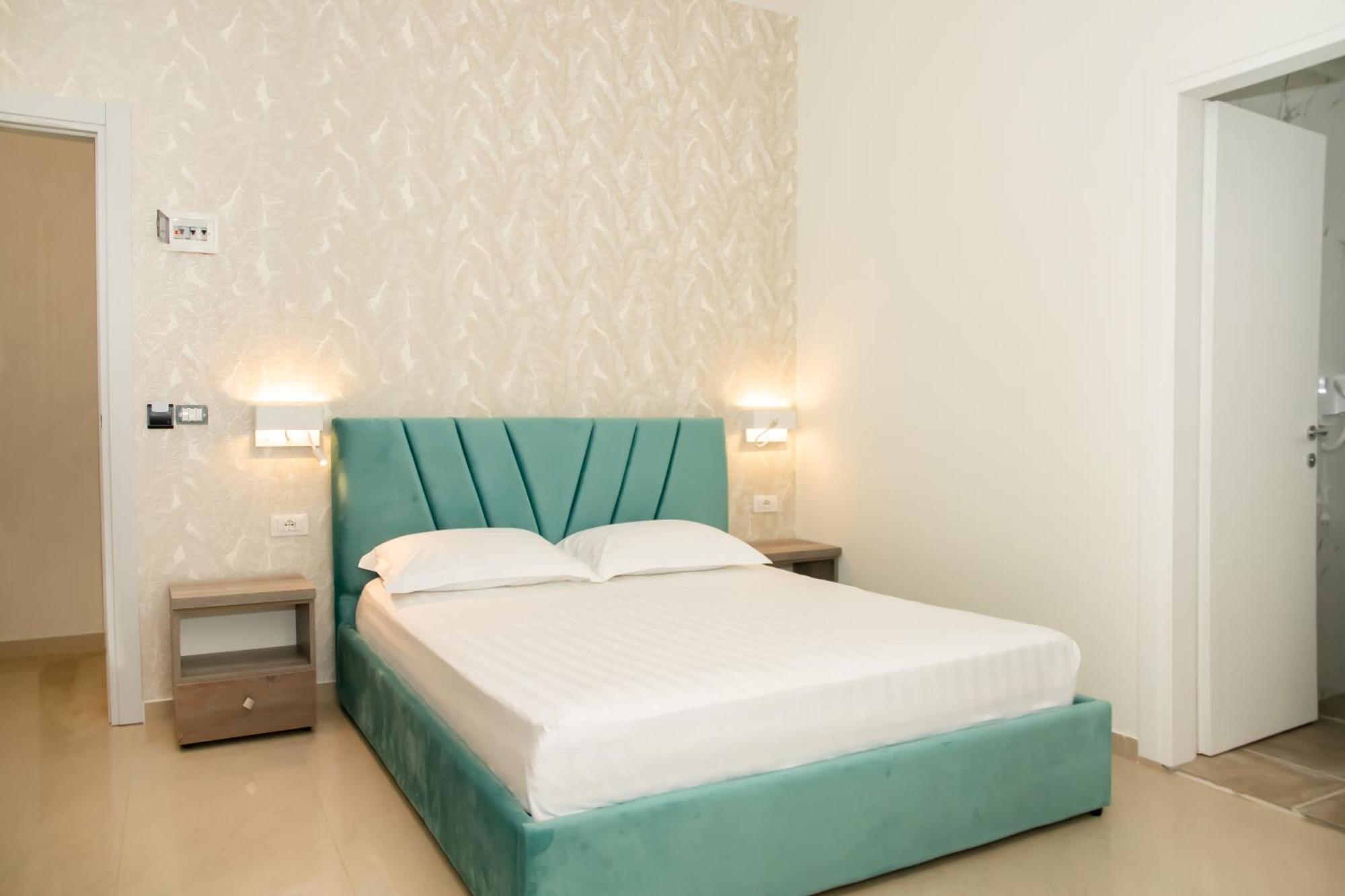 Alv Rent Rooms Vlorë Buitenkant foto